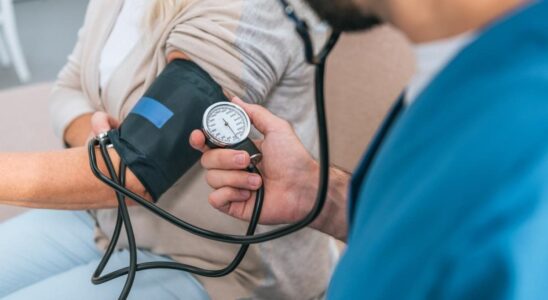 Как нормализовать давление без лекарств: натуральные методы для здоровья сердца