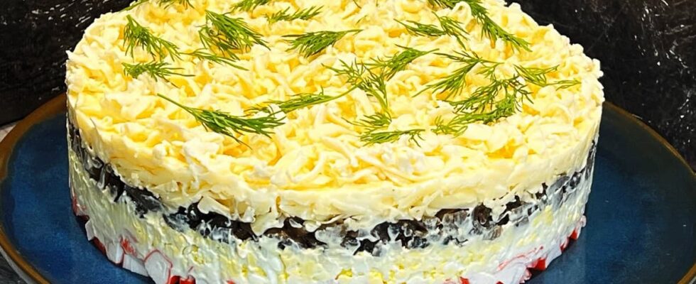 Любимый салат на семейный ужин: проверенный рецепт, который готовим 15 лет