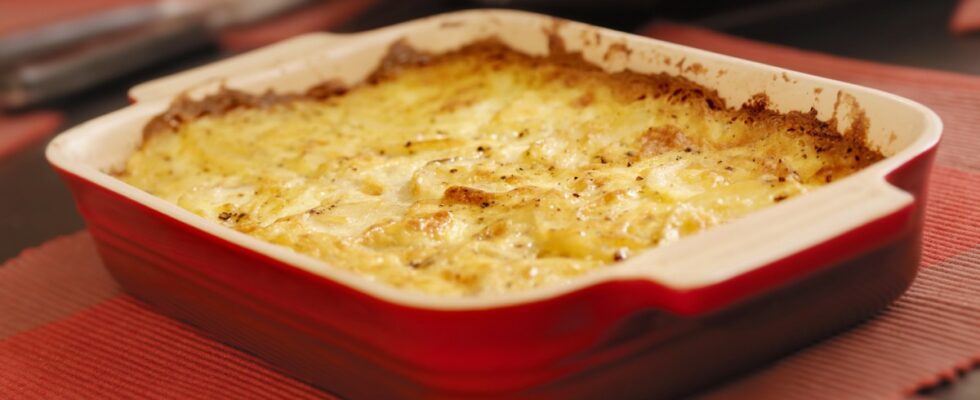 Что приготовить из кабачков: вкусная запеканка с фаршем и помидорами