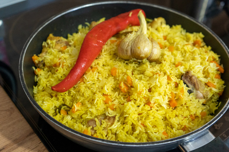 Быстрый плов с курицей: рецепт на сковороде для идеального ужина