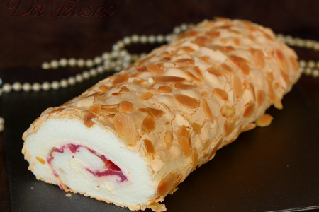 Клубничный рулет: простой рецепт от Stillpro.ru