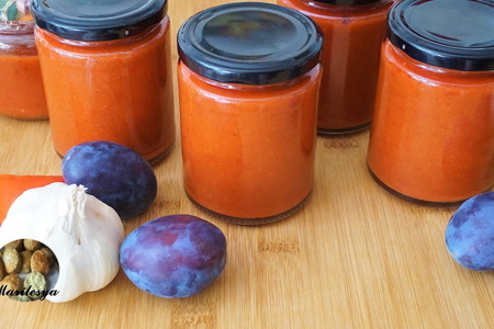 Острый соус из слив к мясу — пикантное дополнение к любому блюду