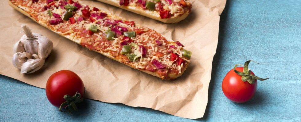 Как быстро приготовить пиццу из батона с любыми продуктами — простой лайфхак для дома