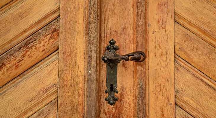 Секреты безопасной двери: сколько оборотов замка действительно нужно