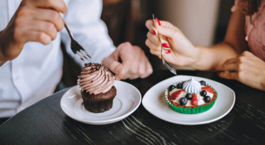 Почему тянет на сладкое: каких витаминов не хватает организму