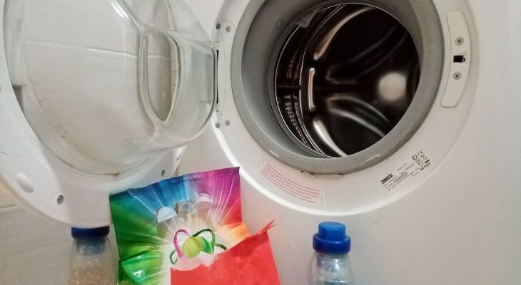 Лайфхаки: Чистим замшу дома – секреты и советы