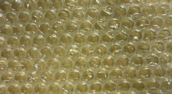 Лайфхаки с пищевой пленкой: 10 неожиданных применений, о которых вы не знали