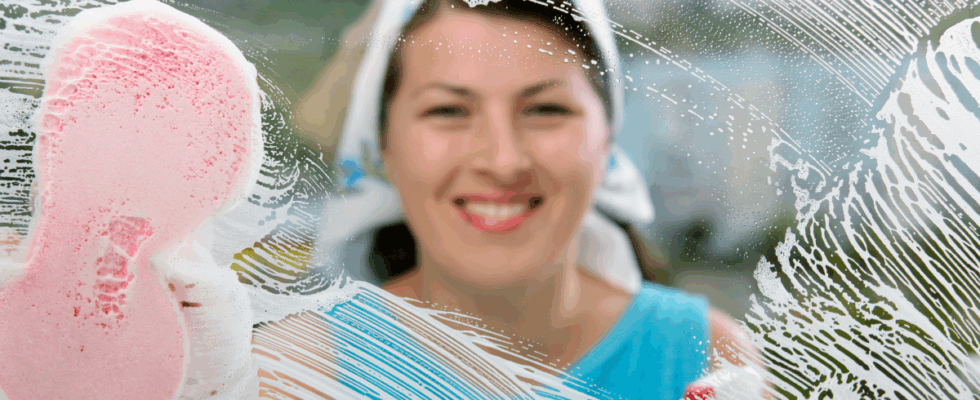 Секреты сияющих окон: как добиться идеальной чистоты надолго