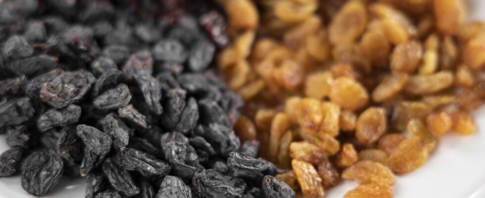 Сухофрукты перед едой: мыть или нет и как это делать правильно