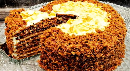 Торт без замеса и выпечки: простой рецепт, который удивит всех