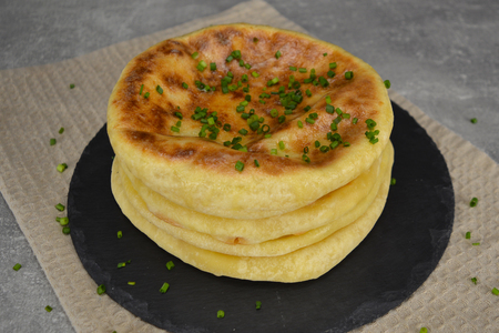 Простое хачапури на сковороде: быстрый рецепт для дома