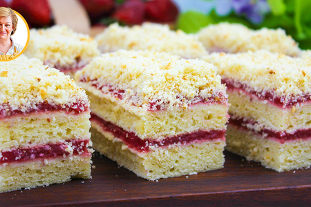 Легкий творожный десерт с клубникой: рецепт для идеального завтрака или полдника