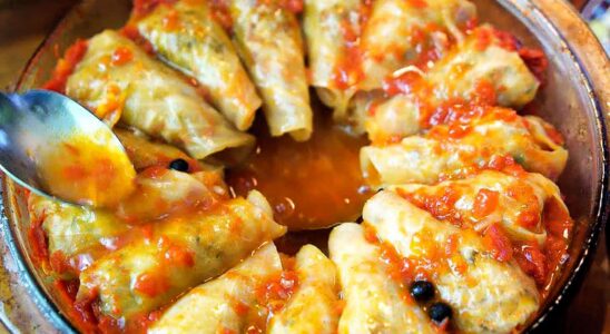 Нежные голубцы в духовке: секрет сочного мяса, как тушенка