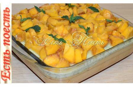 Сочный персиковый пирог с освежающим мятно-лимонным пудингом: рецепт от Stillpro.ru