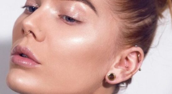 Секреты идеального сияния: как наносить хайлайтер для безупречного макияжа