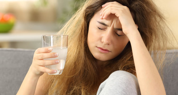 Как пить алкоголь без похмелья: советы экспертов для женщин