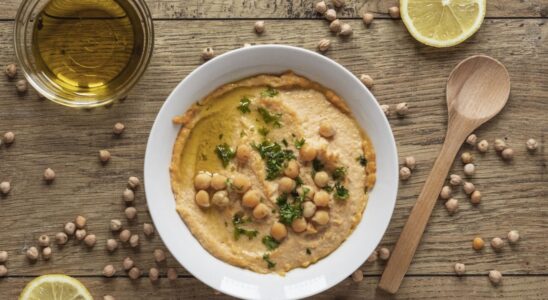 С какого возраста начинается старение и как продлить молодость: советы для женщин