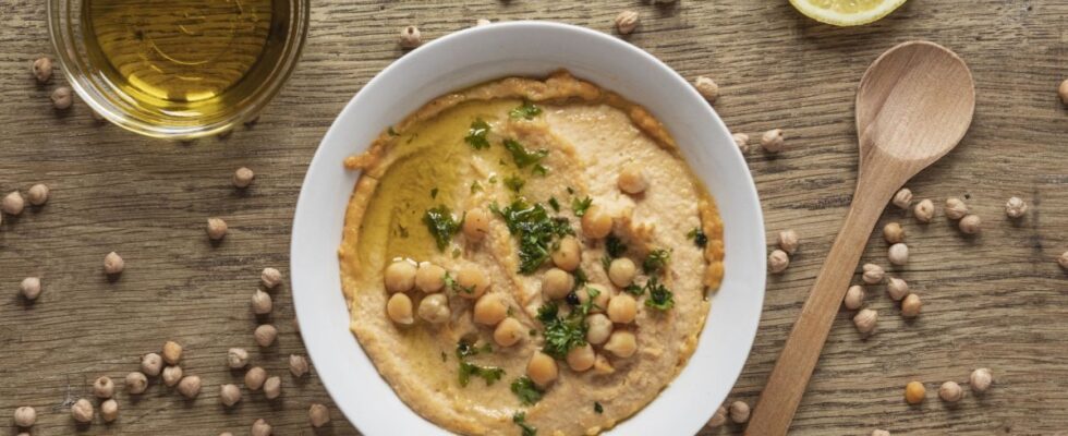 С какого возраста начинается старение и как продлить молодость: советы для женщин