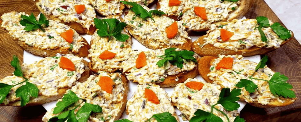 Невероятная намазка: вкуснее сырковой, готовится за минуты!